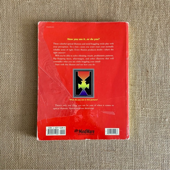 Book of Optical Illusions by GREAT MINDWARE “Brainy Toys for Kids of All Ages” - Picture 2 of 12